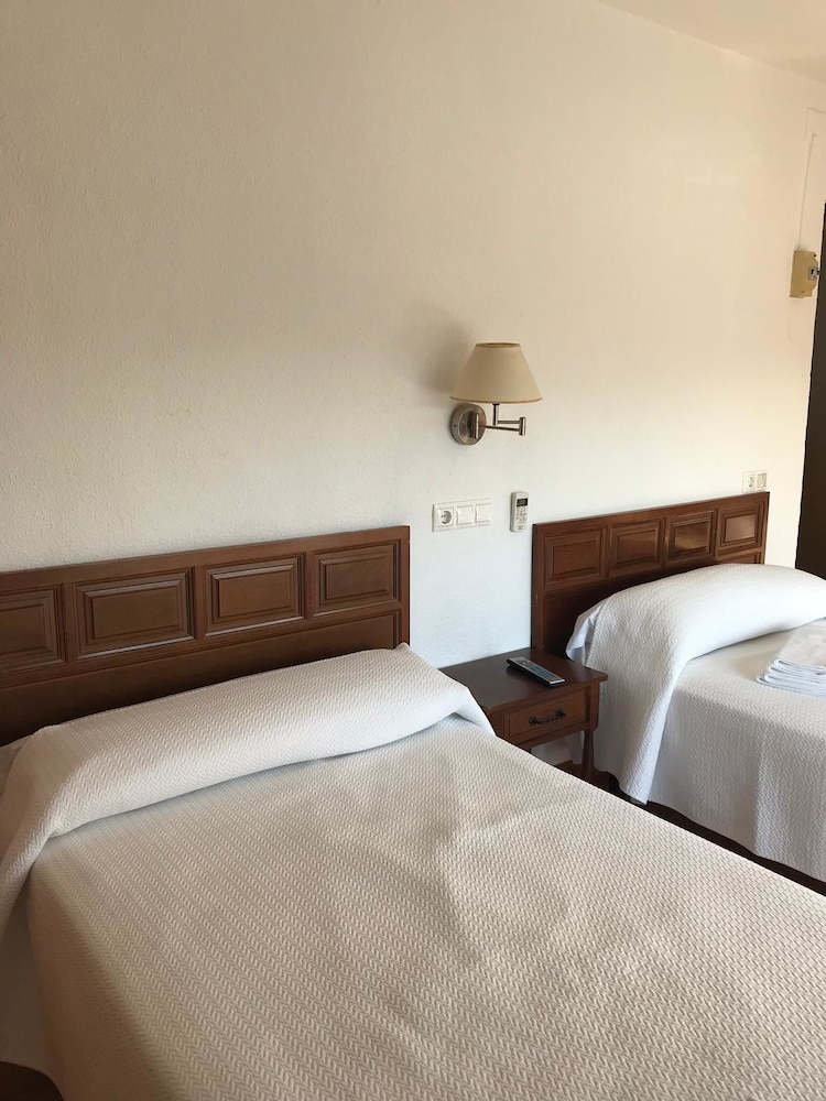 Hotel Meson del moro 11/27