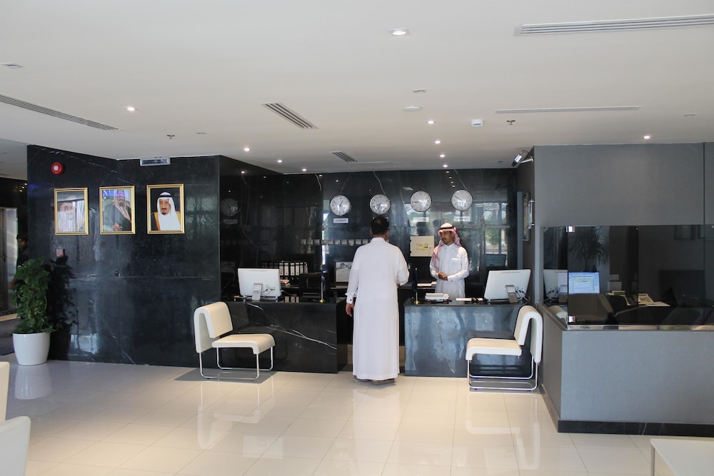 فندق جولدن توليب للأجنحة الفندقية(Golden Tulip Al Khobar Suite Hotel) 13/52