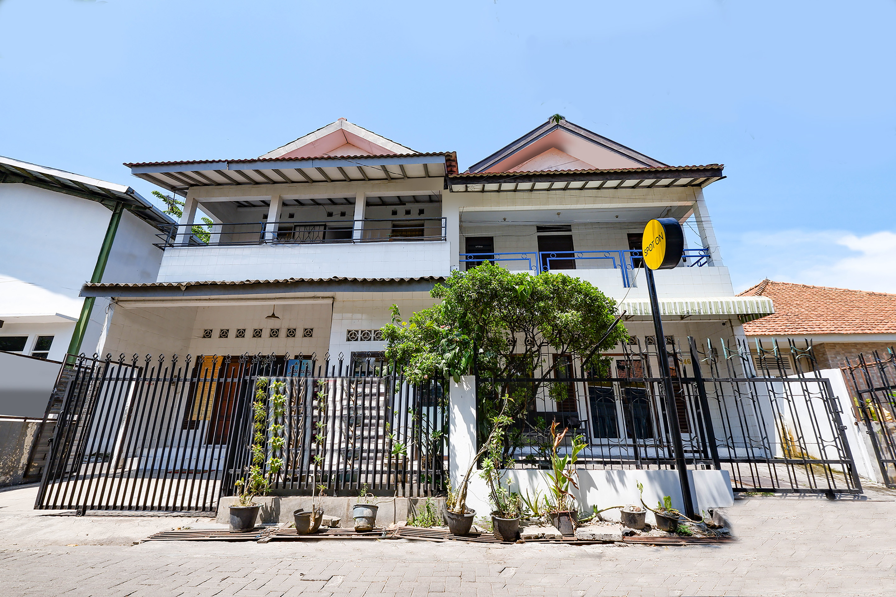SPOT ON 1942 Asia Residence 2/24