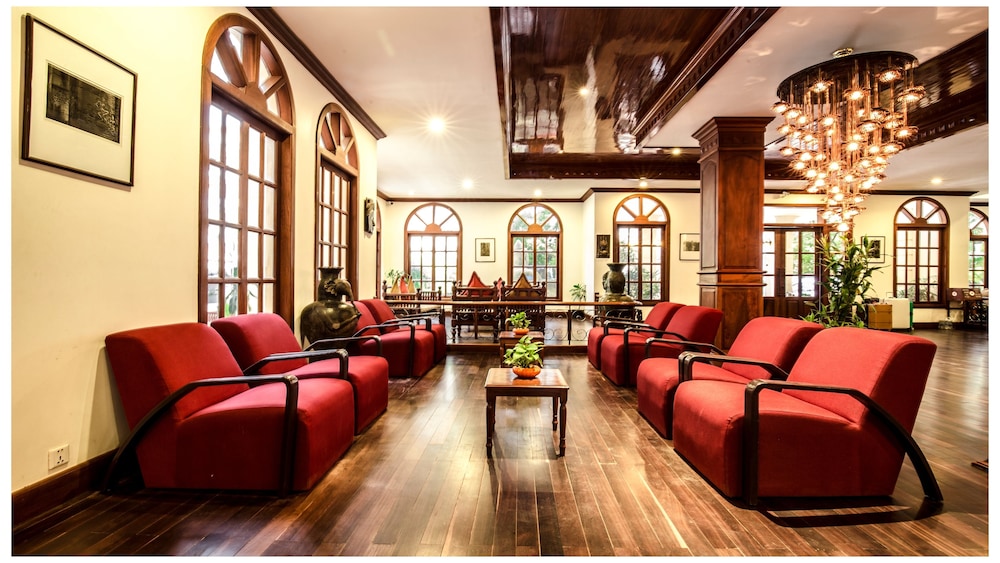 Royal Crown Hotel & Spa 48/70