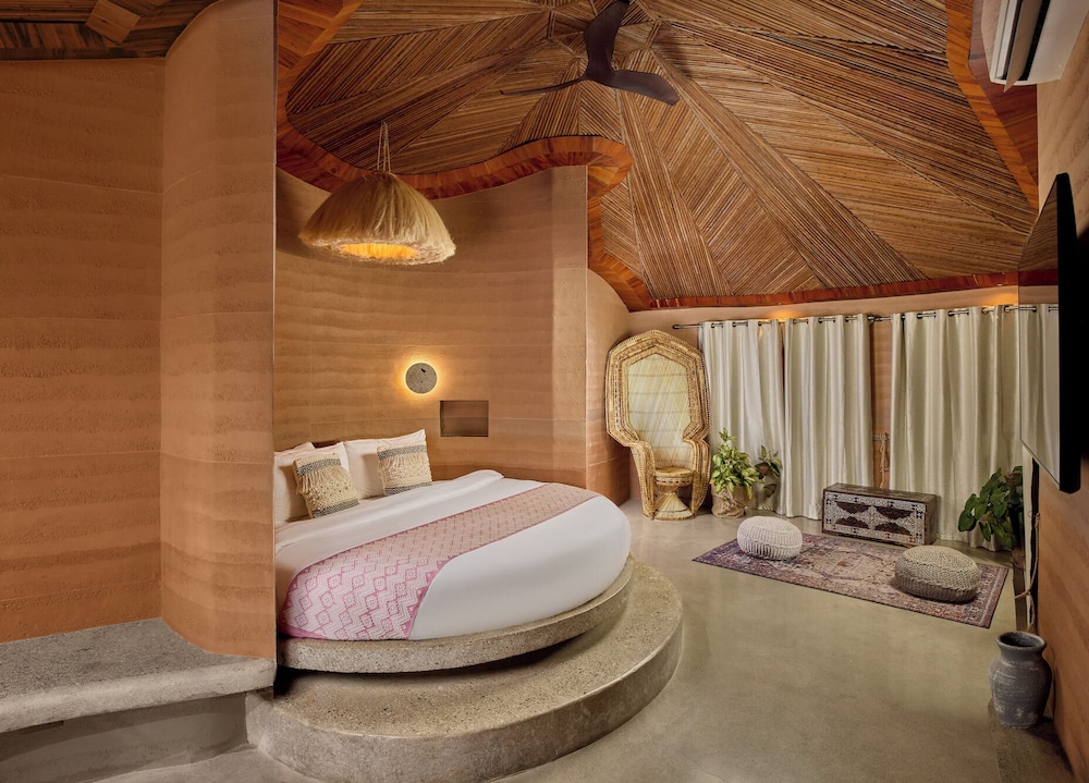 Suite, King Bed