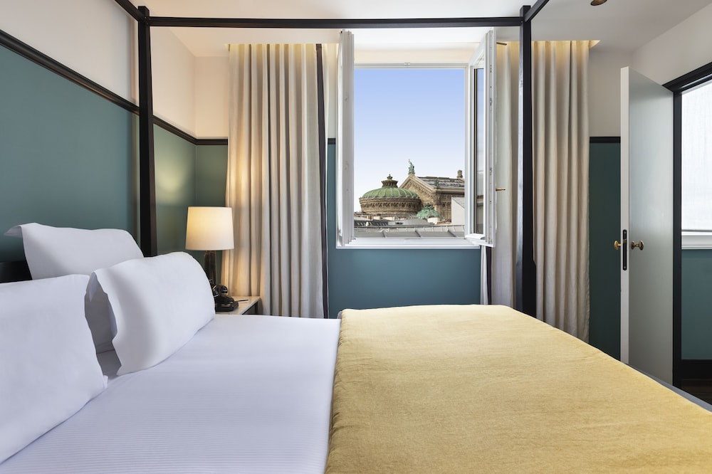 The Chess Hotel 23/44