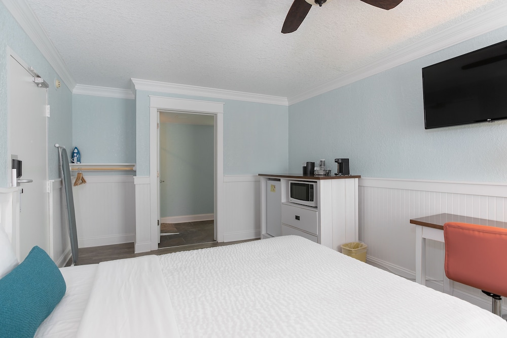 John Yancey Oceanfront Inn 24/66
