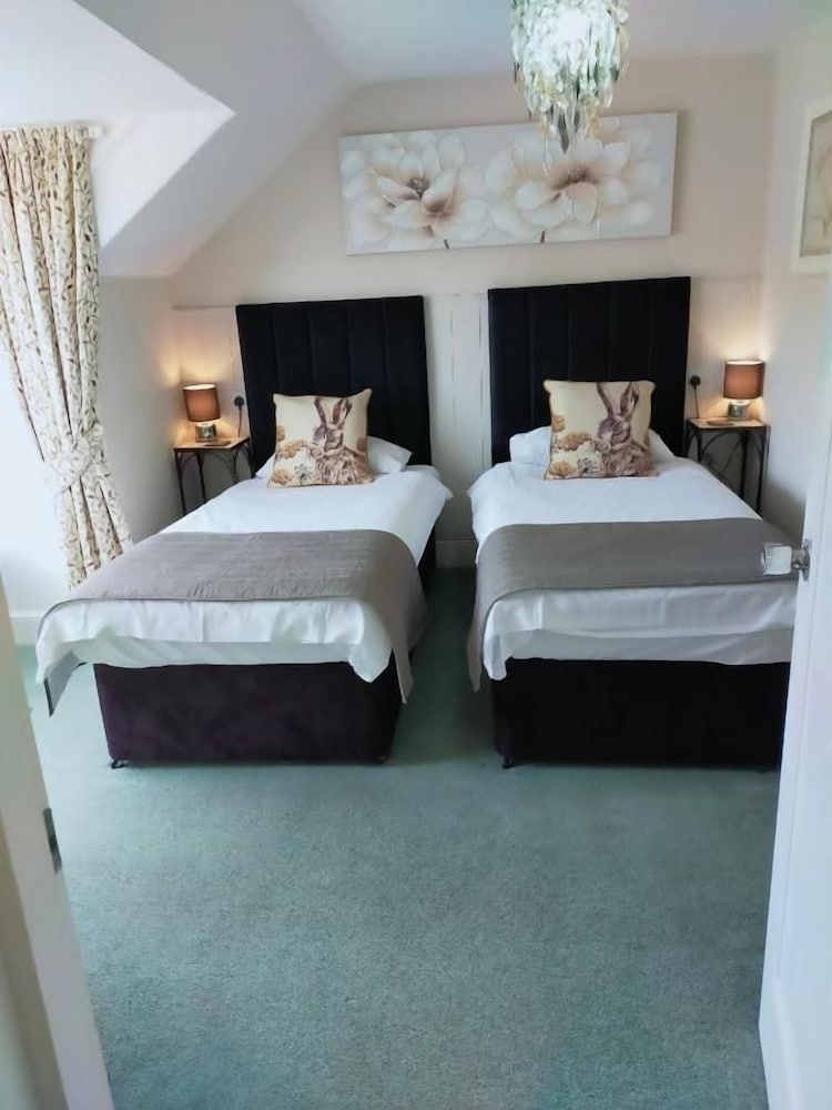 The Groveside Guest House 18/48