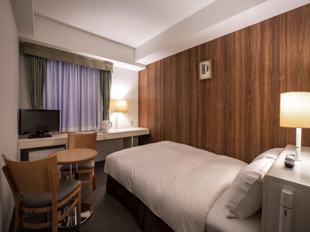 Semi Room, Semi Double Bed, Electronic Cigarette Only, Smoking