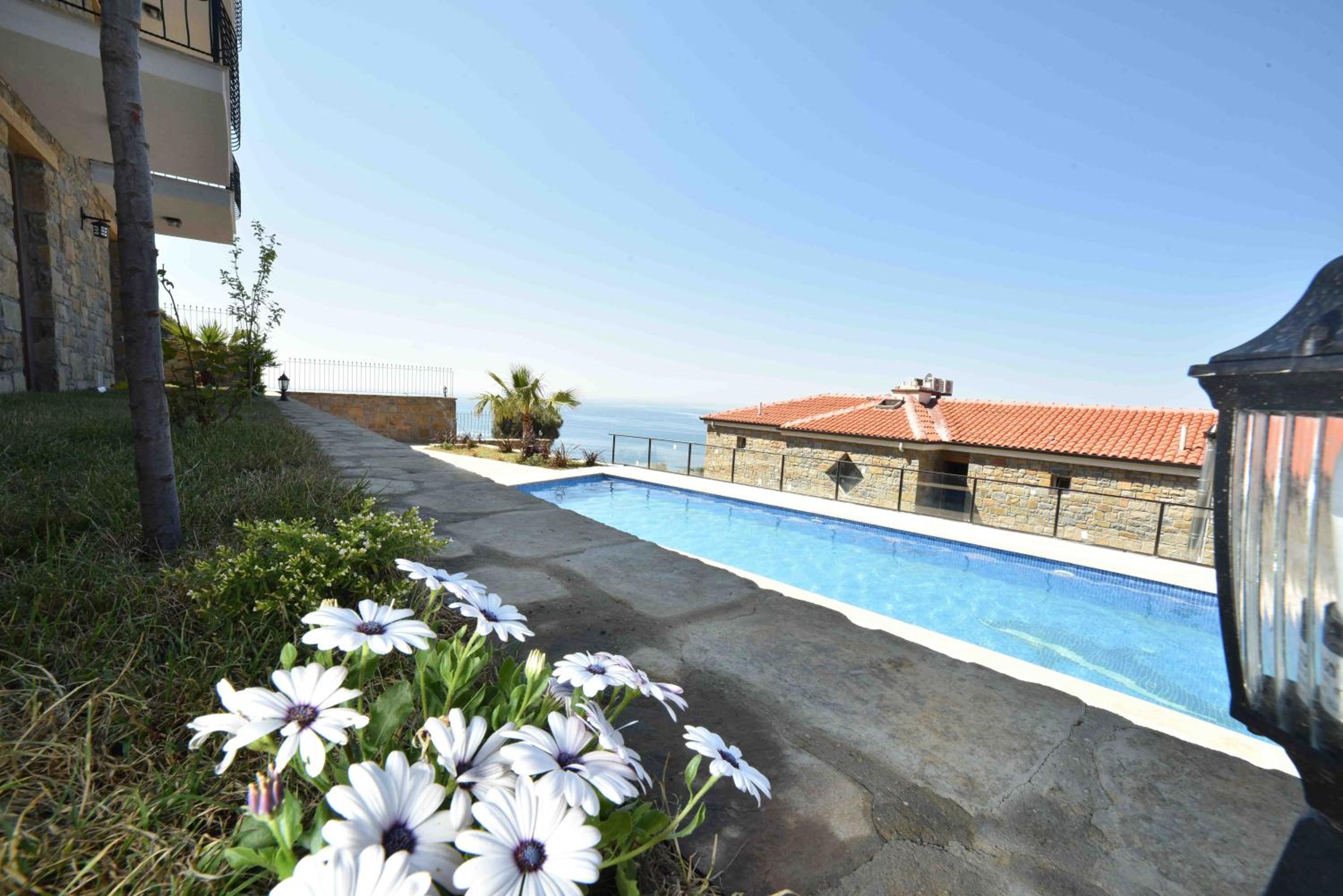 Limnos Otel 13/15