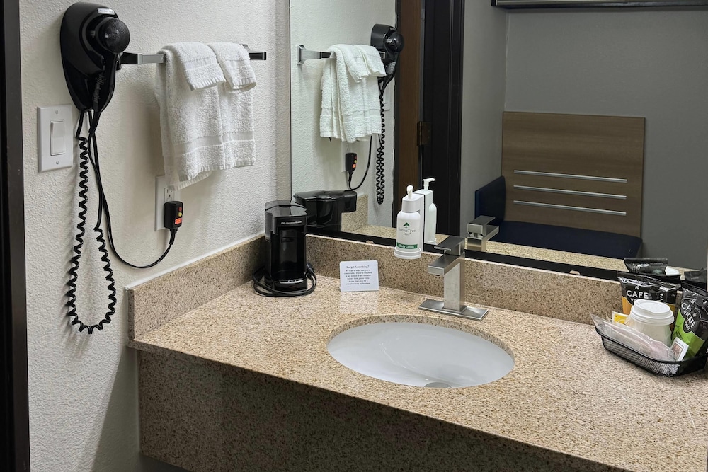 Park Inn by Radisson Maryville 49/50