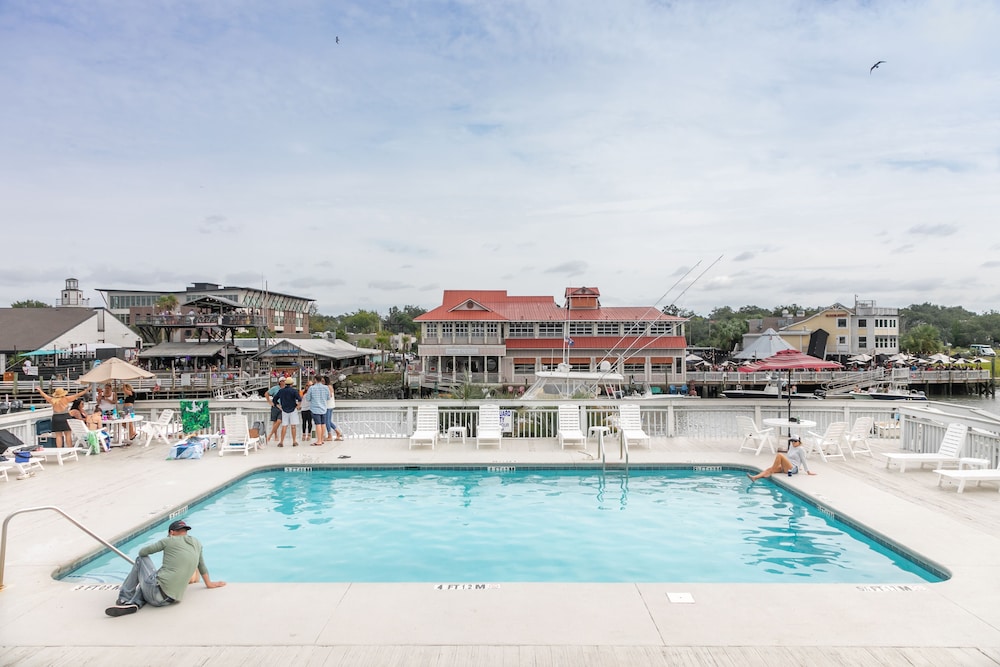 Shem Creek Inn 7/37