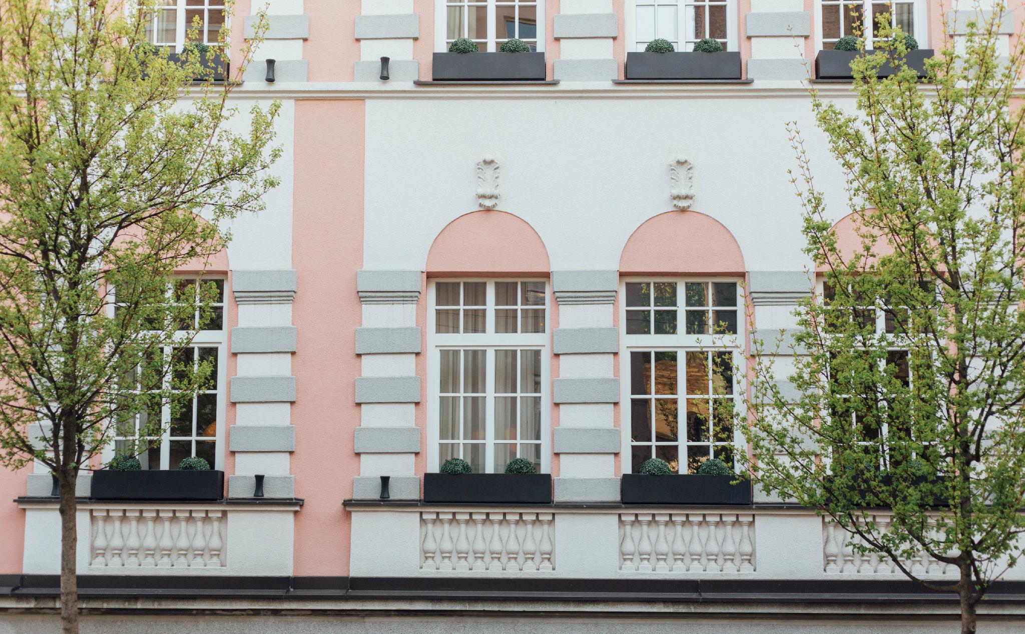 Pavilion Boutique Hotel 1/36