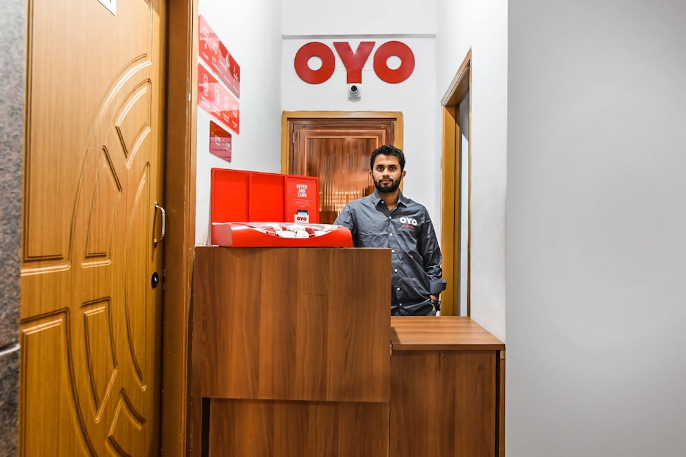 OYO 15695 Varcity Comforts 5/24