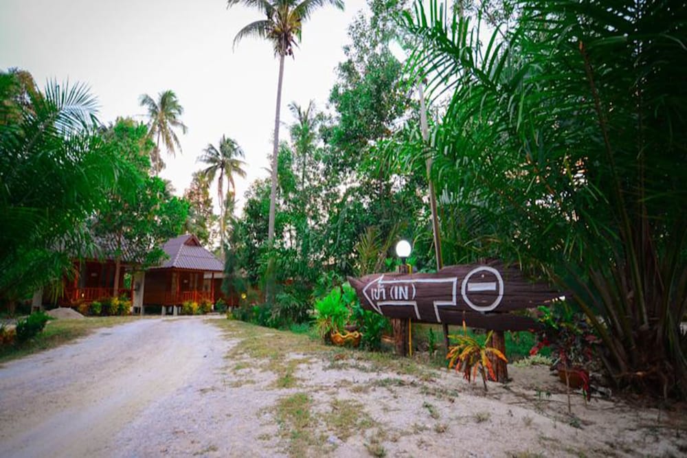 Baanchaylay Resort 48/50