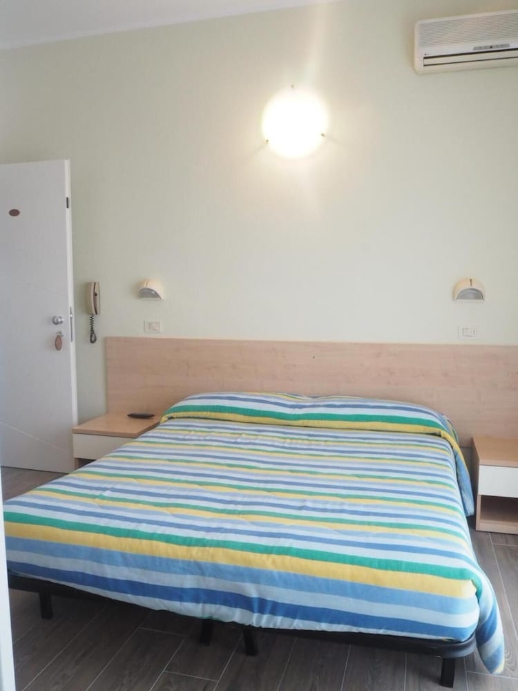 HOTEL FRIDA 30/50