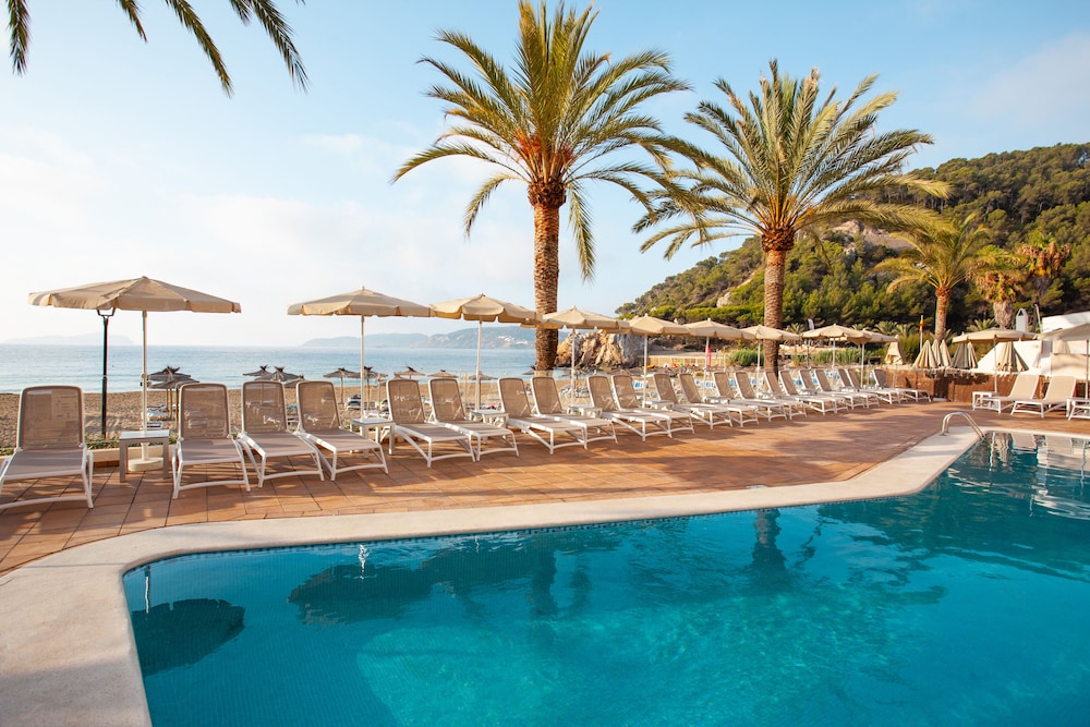 Grupotel Imperio Playa in Cala San Vicente