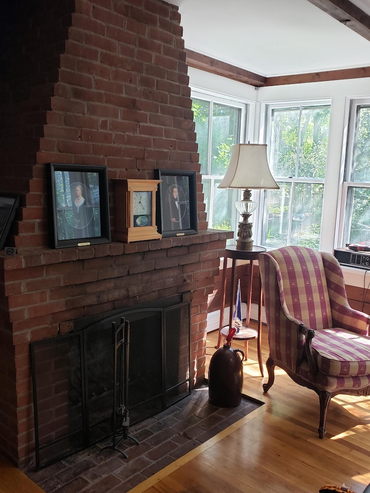 Snug Cottage 6/50