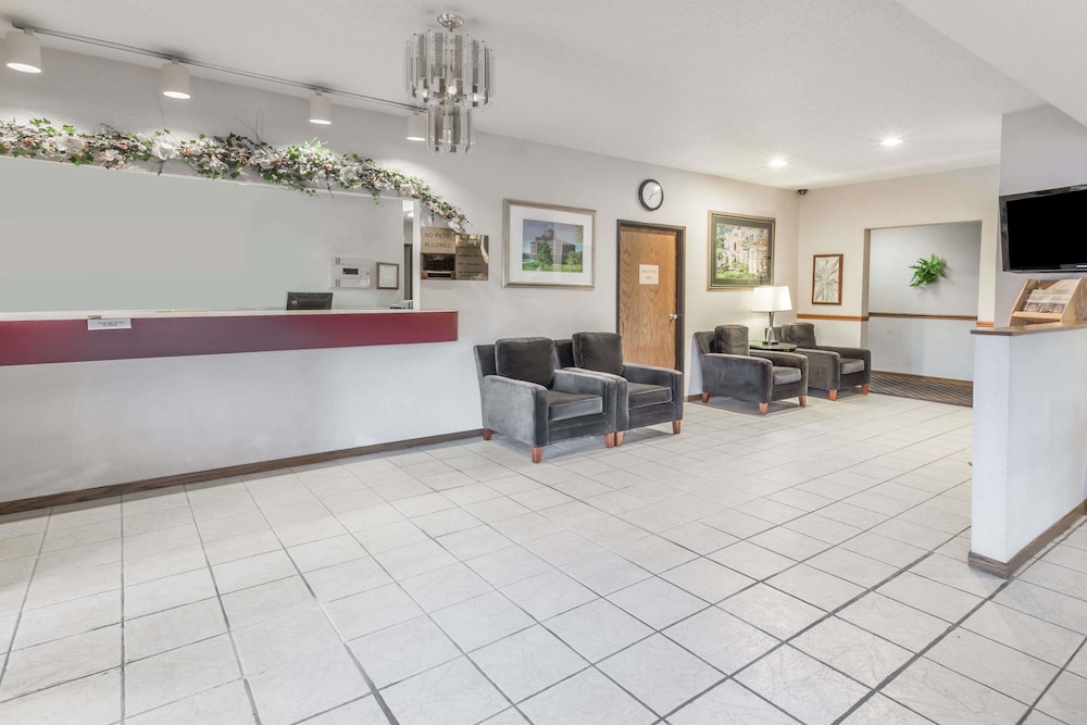 Howard Johnson by Wyndham Manteno 5/33