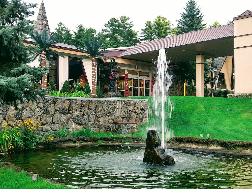 Tiki Resort 64/69