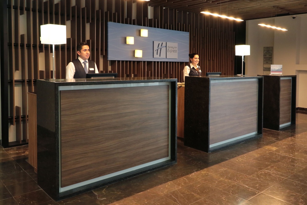 Holiday Inn Express San Luis Potosi 11/80