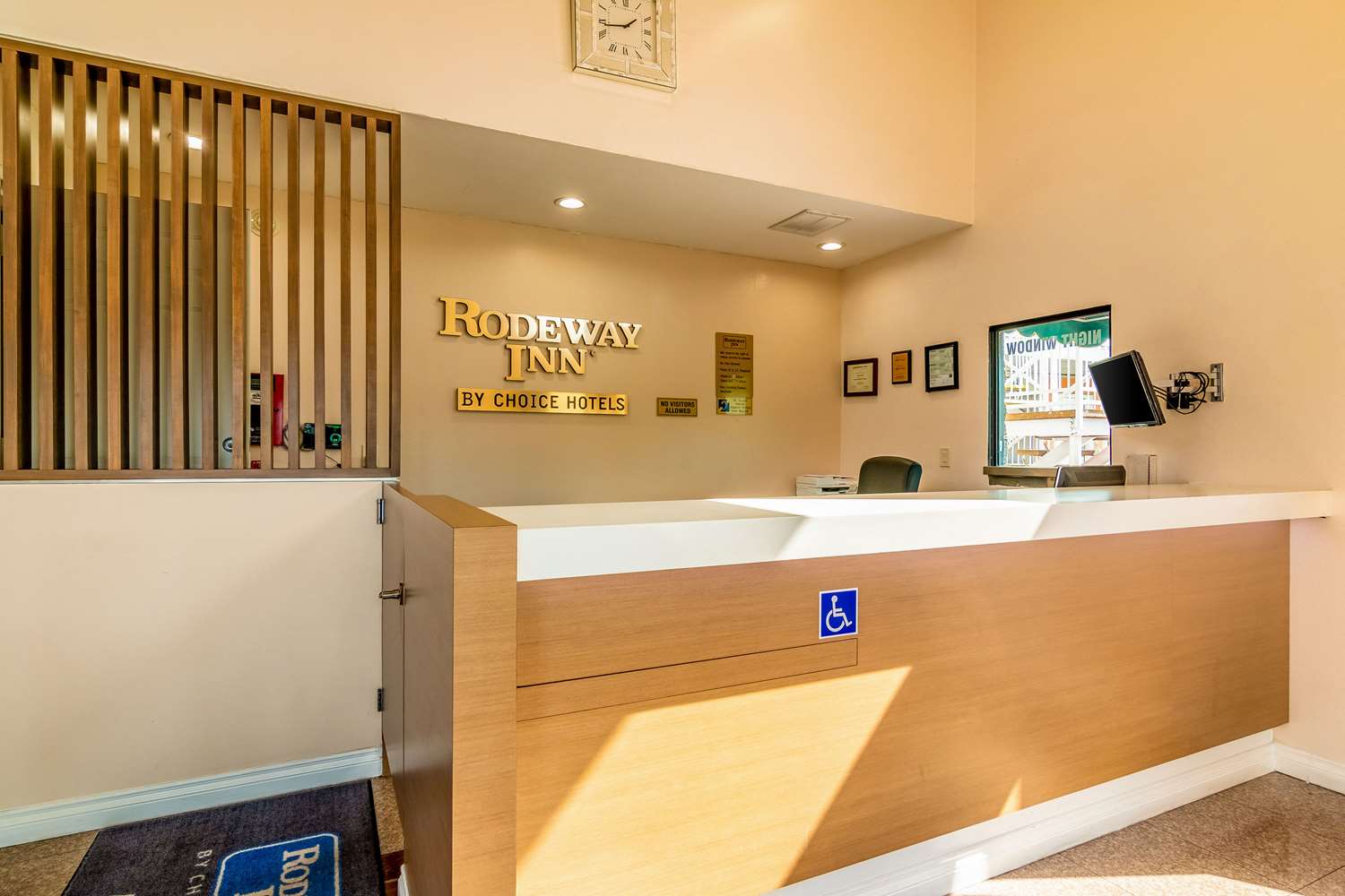 Rodeway Inn Artesia Cerritos 1/10