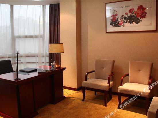Zhiyuan Hotel 12/18
