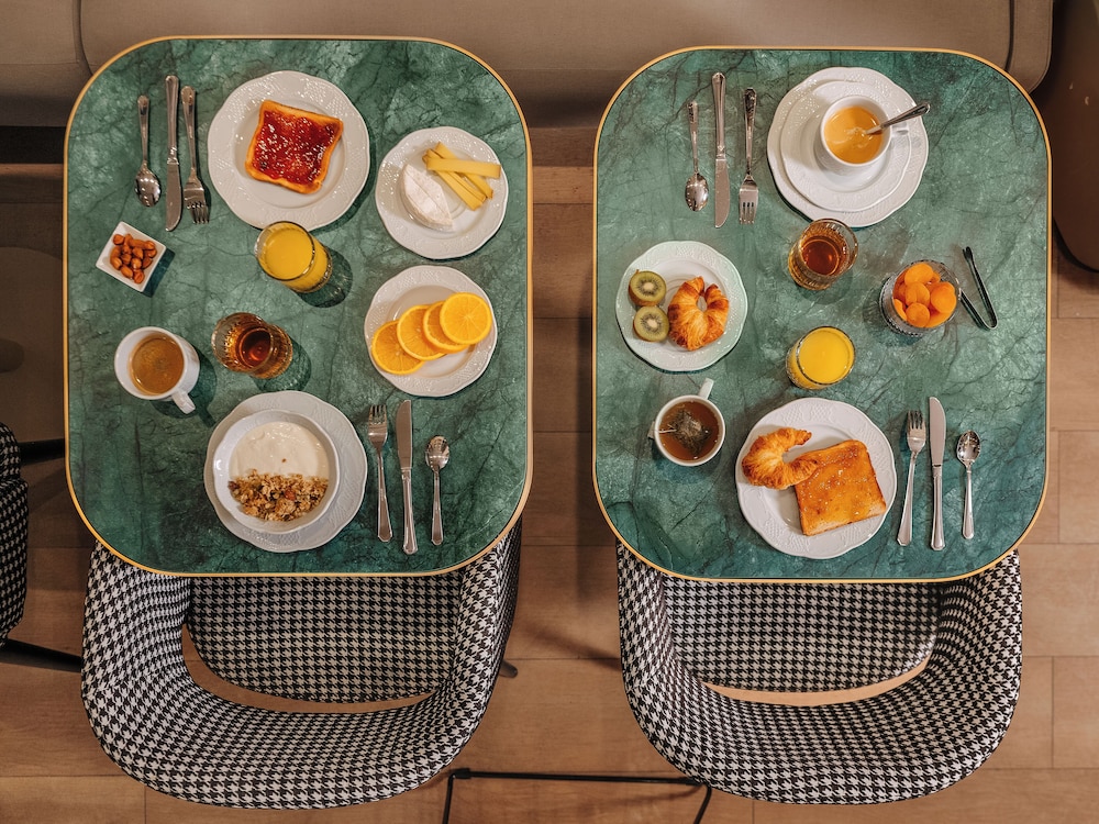 Hotel Zelie Champs-Elysees 36/50