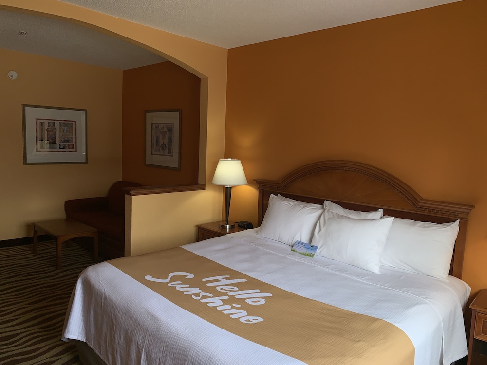 Days Inn & Suites by Wyndham Albany 17/48