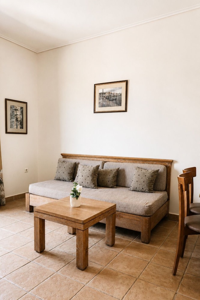 Mylos Hotel & Apartments 35/50