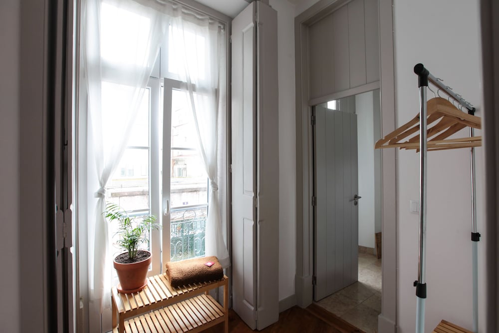 Inn Possible Lisbon Hostel 25/50