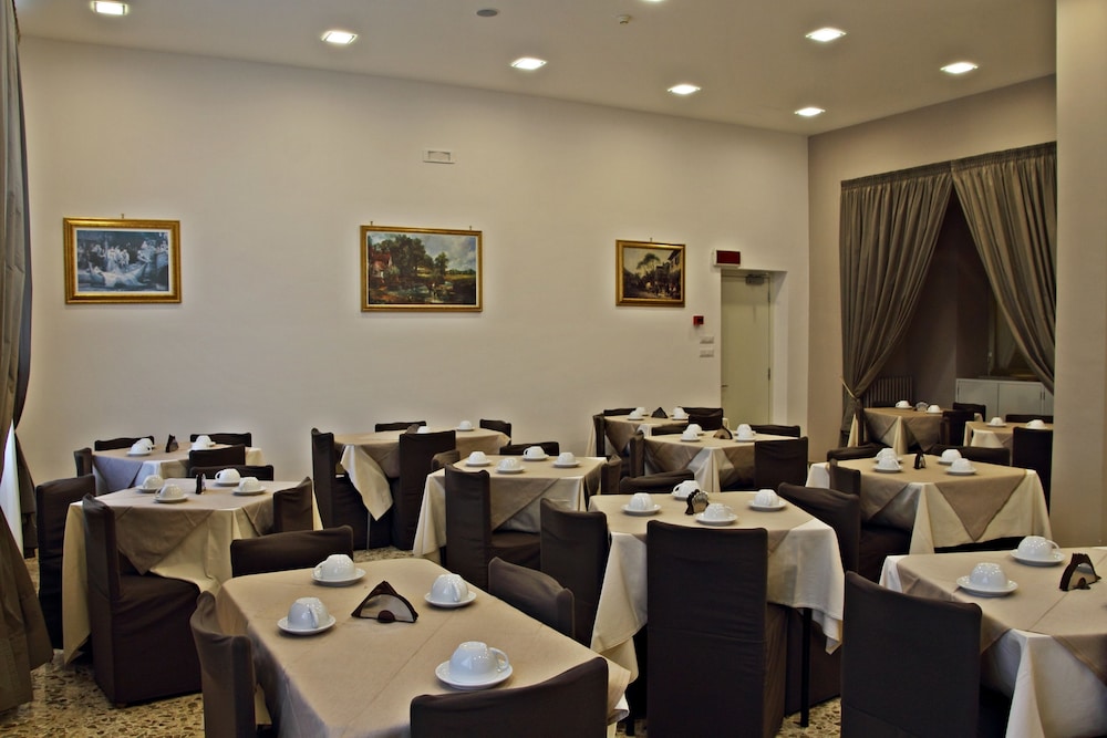 restaurant-cafeteria