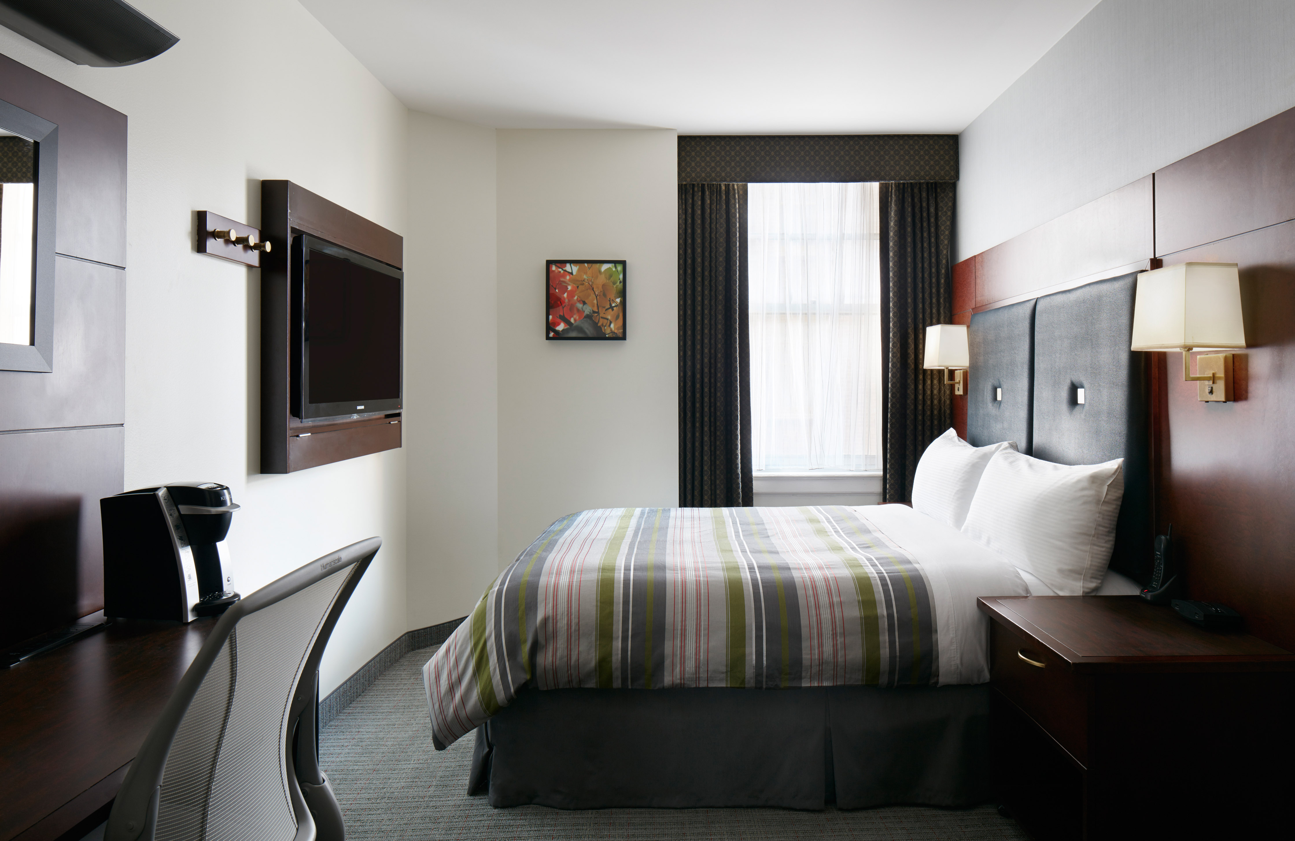 Club, Double Bed