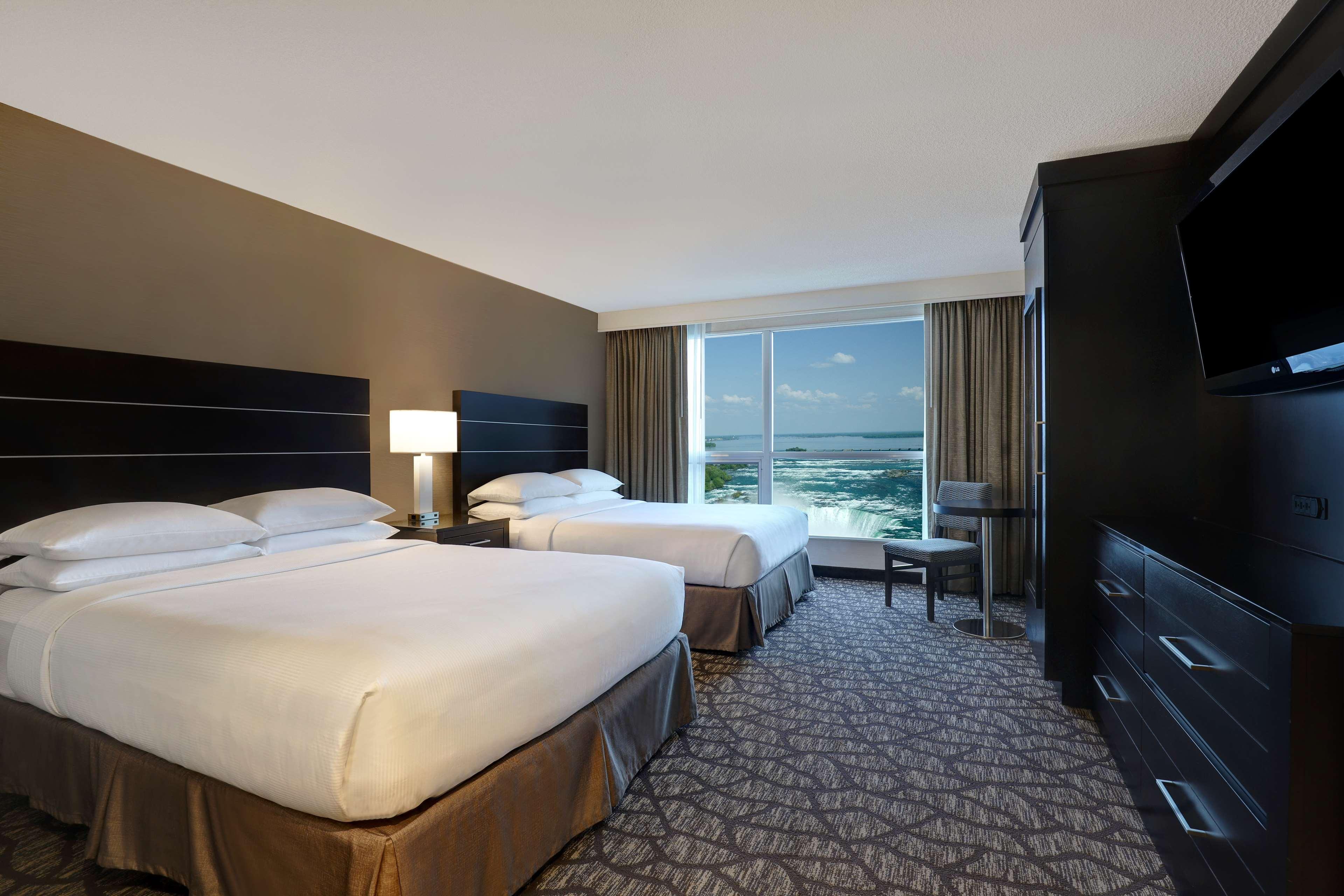 Suite, 2 Queen Beds, Canadian Us Falls View, Jetted Tub