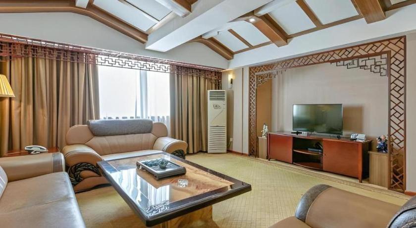 Gondola Taikoo Hotel 33/48