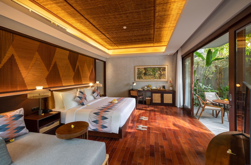 SUITE, GARDEN VIEW