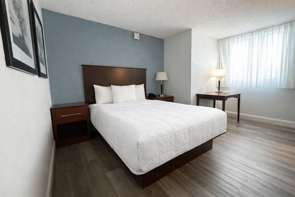 Hotel 8 Fergus Falls 11/49