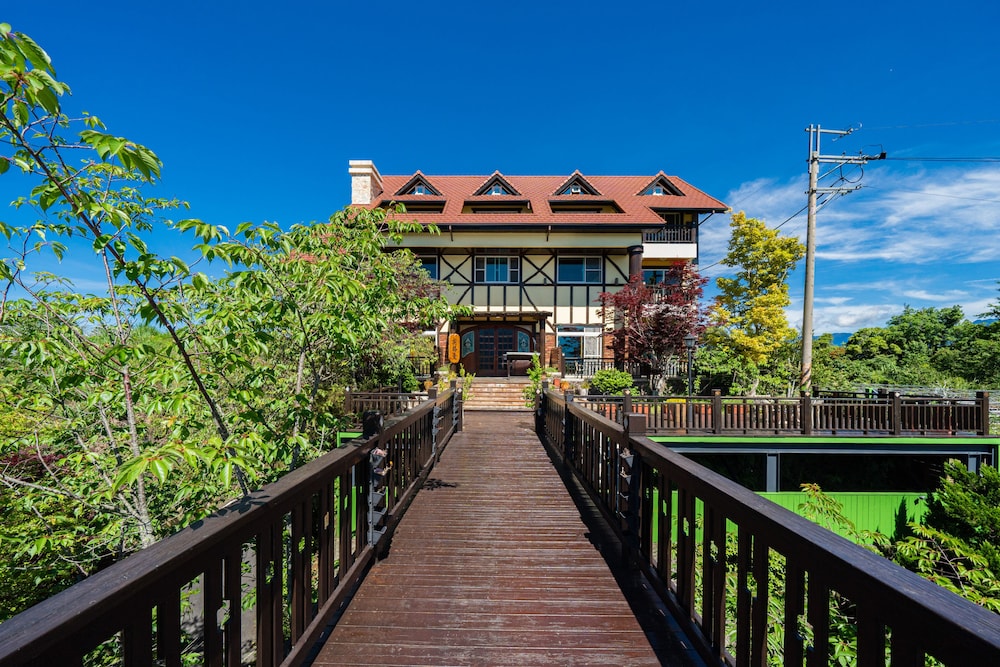 Egmont Resort 46/50