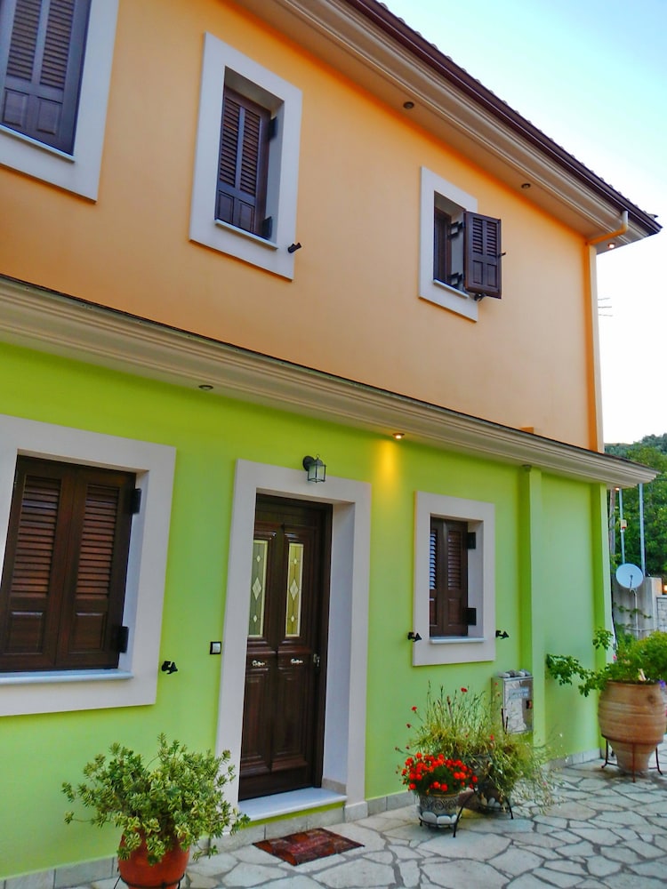 Prestige Villas 1/50