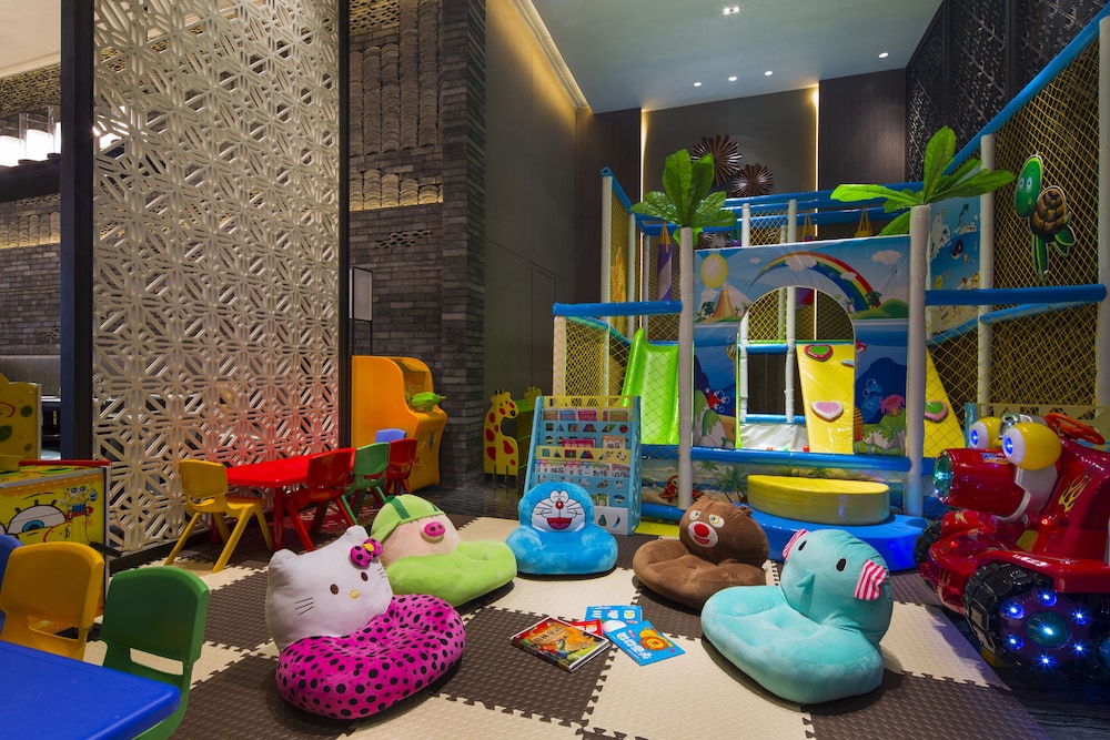 WANDA REALM YIWU 56/64