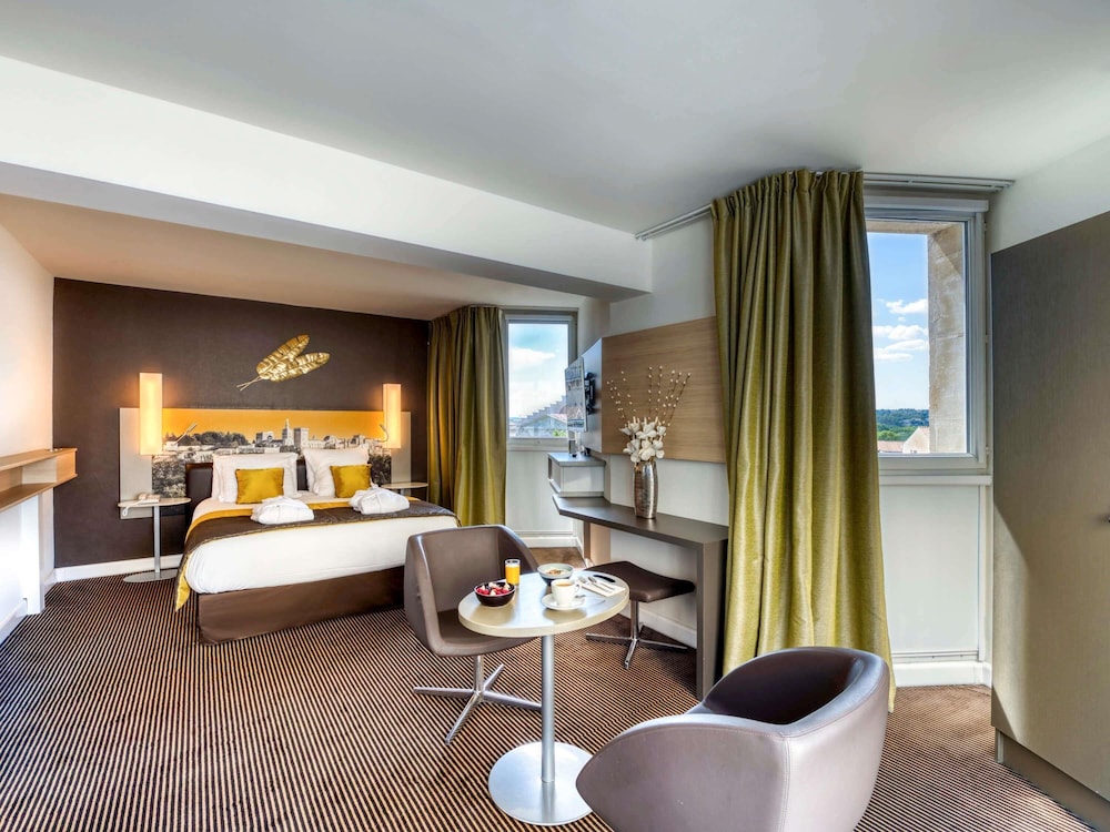 Mercure Avignon Centre Palais des Papes Hotel 23/70