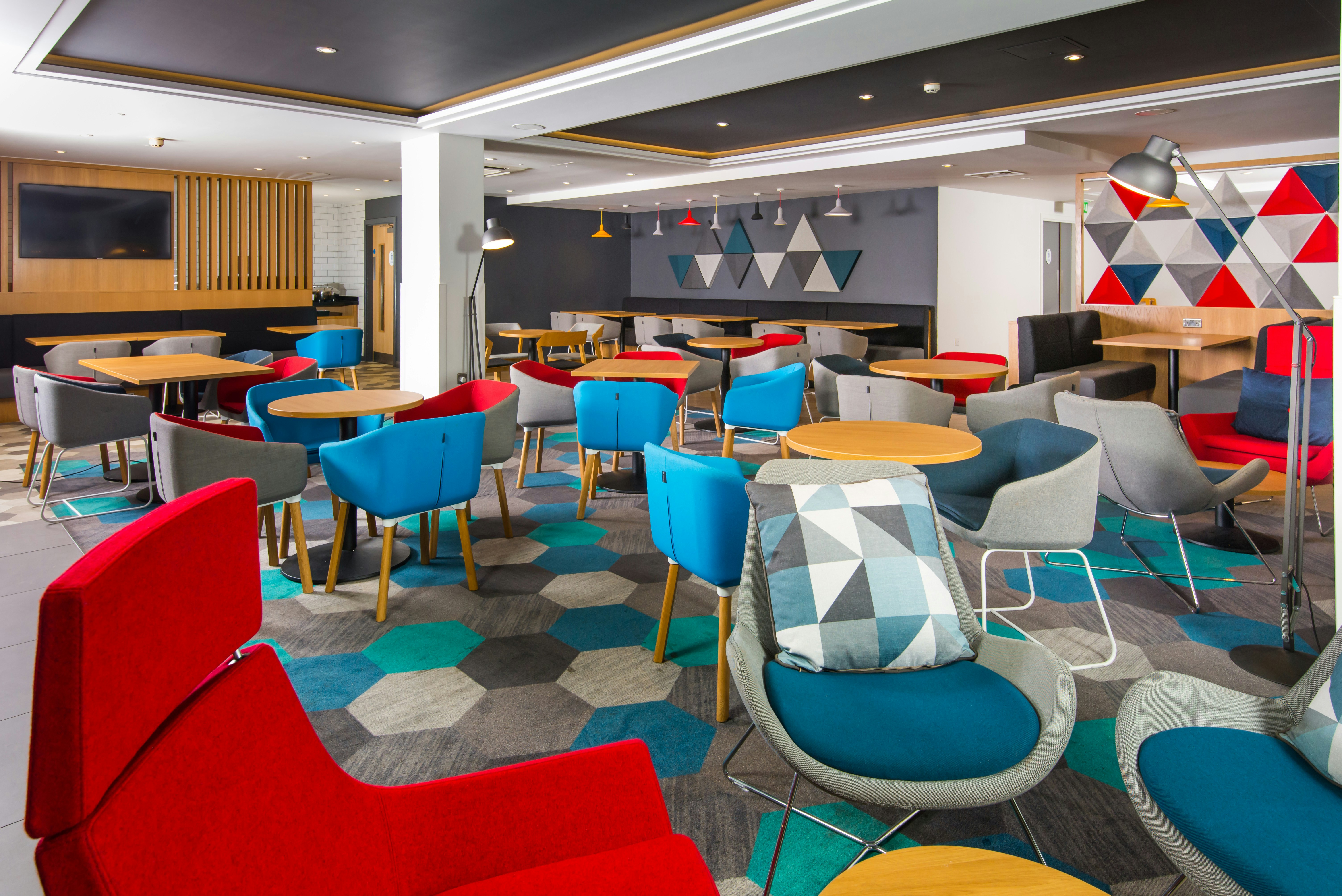Holiday Inn Express London Hammersmith 32/43