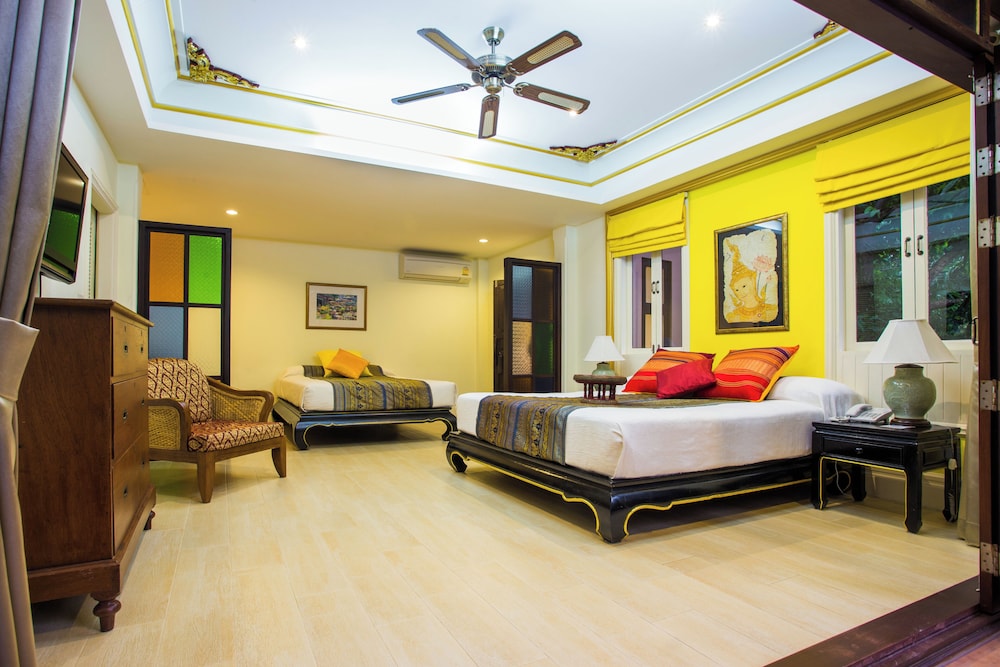 Gold, Downstairs, King and Queen Bed, Pool View, Near the Pool