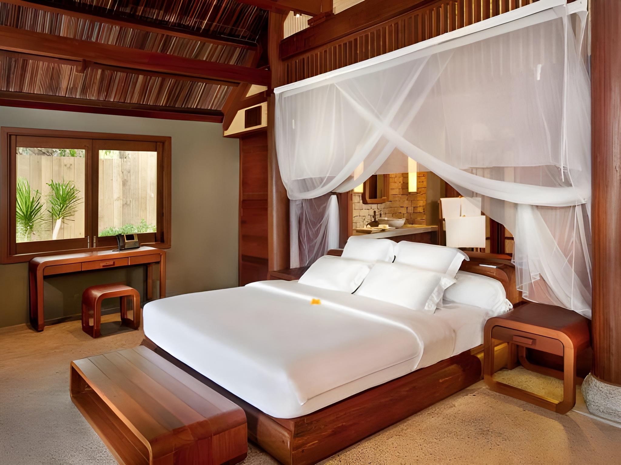 2 Bedrooms, Grand, Lagoon, Pool, Villa, King and Twin Beds
