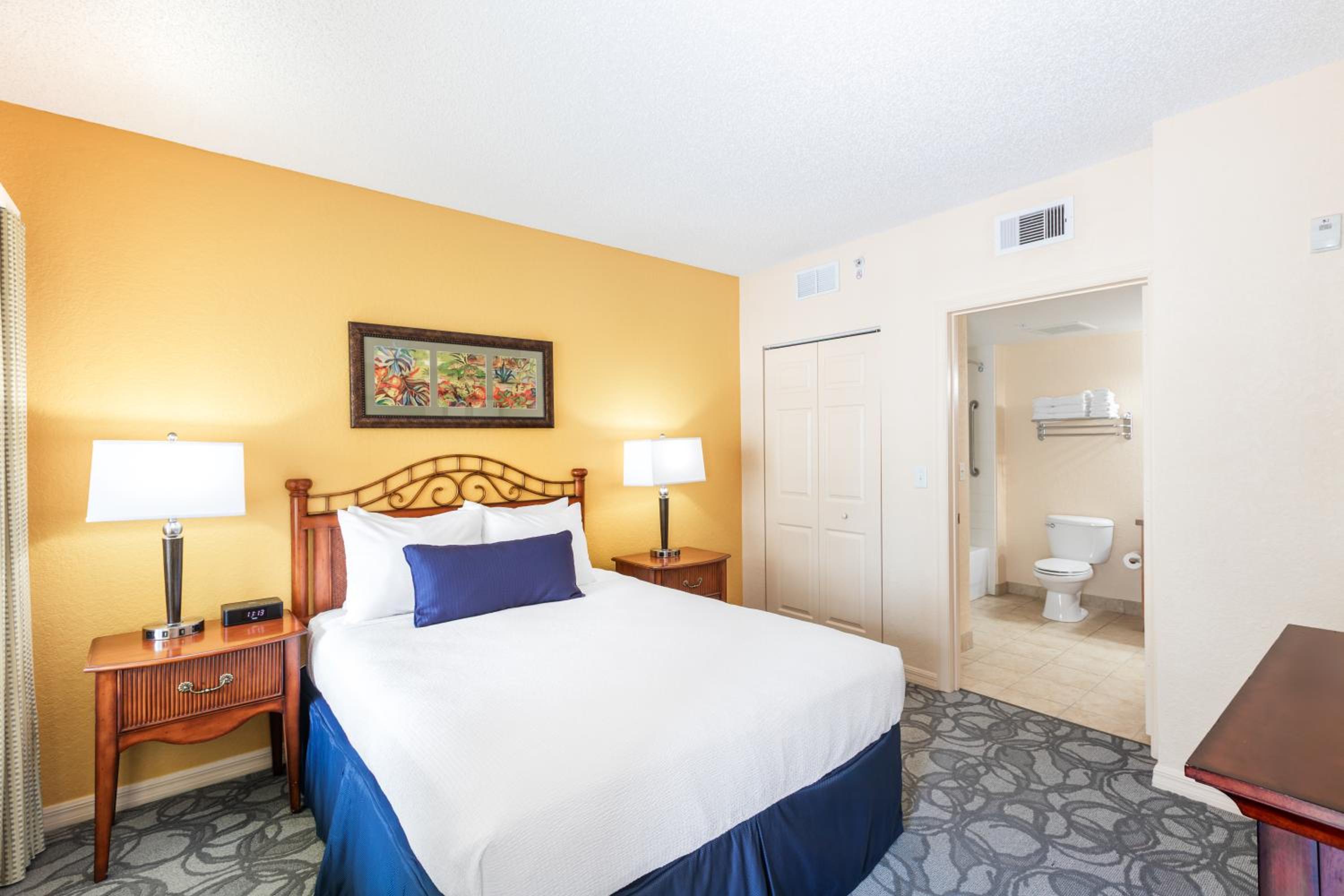 1 Bedroom, Suite, Queen Bed, Nature View