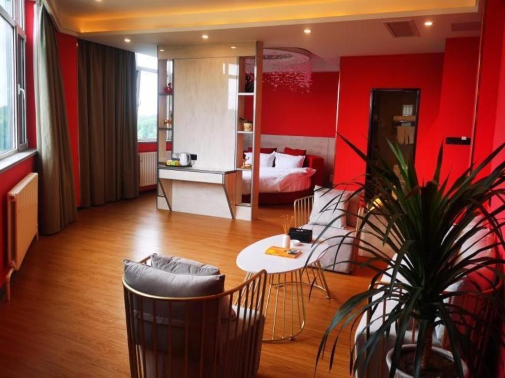 GreenTree Inn Qingdao Laixi High-speed Railway Station Shenzhen Road Express Hotel 33/47