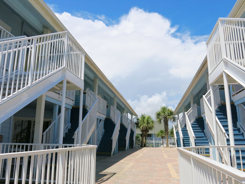 New Smyrna Waves MOD Collection by Sonesta 9/50