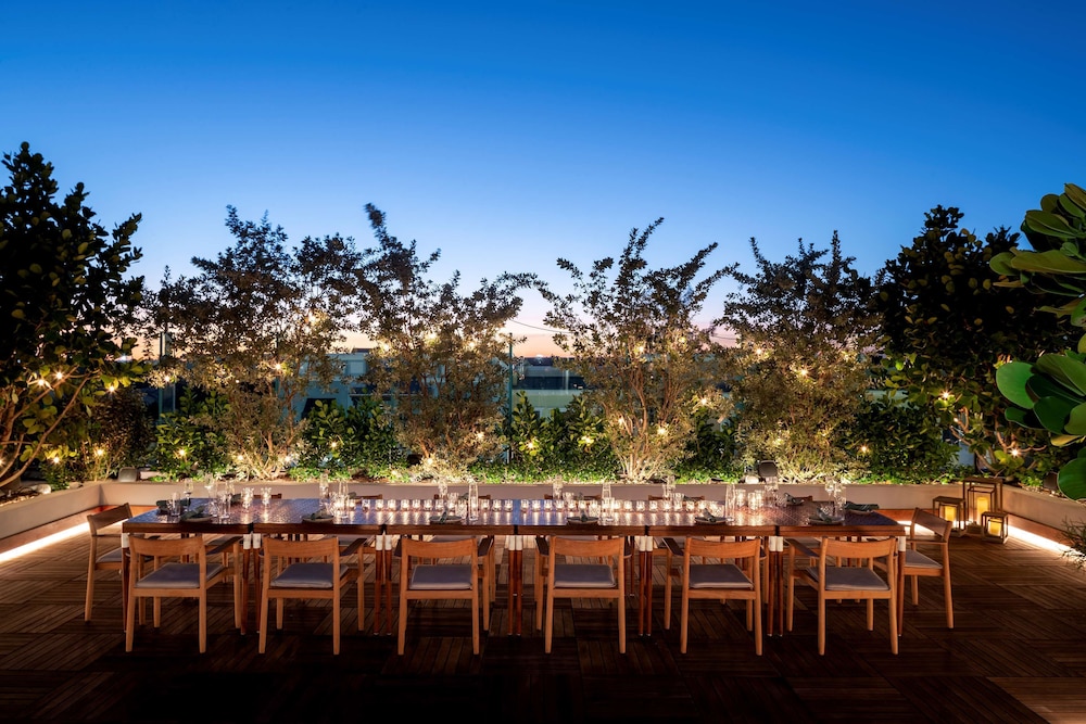 The Ray Hotel Delray Beach, Curio Collection by Hilton 16/62