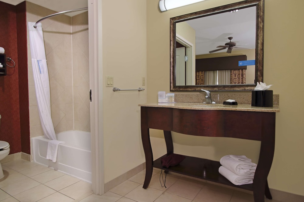 Hampton Inn Suites Conroe I 45 North 12/36