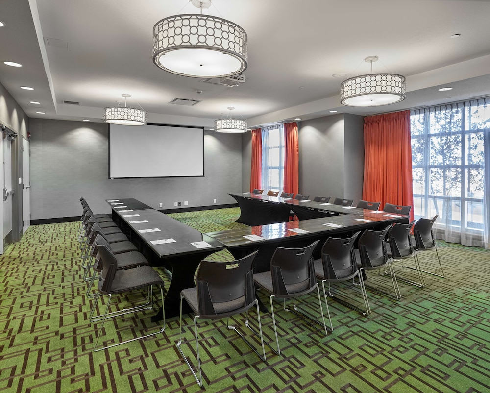 Hampton Inn By Hilton Calgary Airport North 41/58