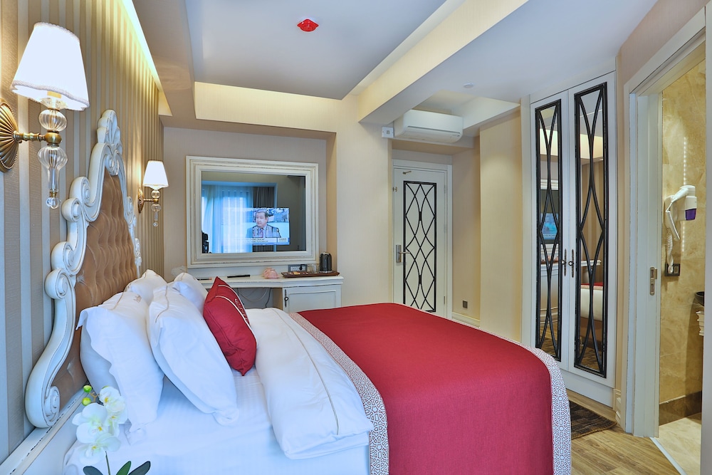 ANTHEMIS HOTEL 28/71