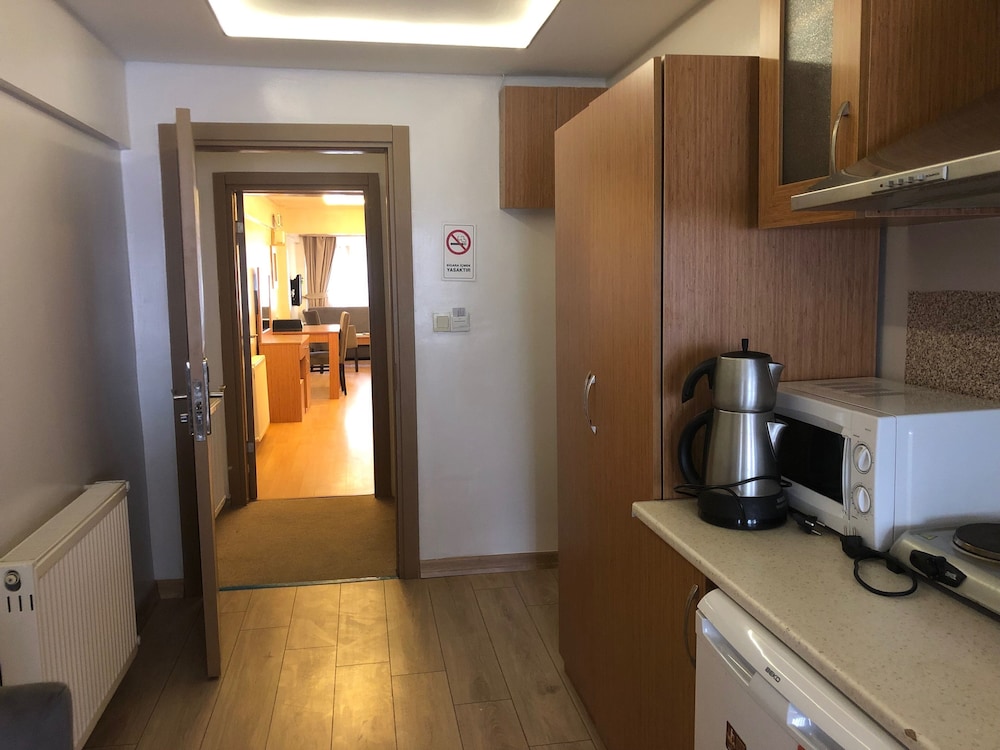 Aiza Suites 29/53