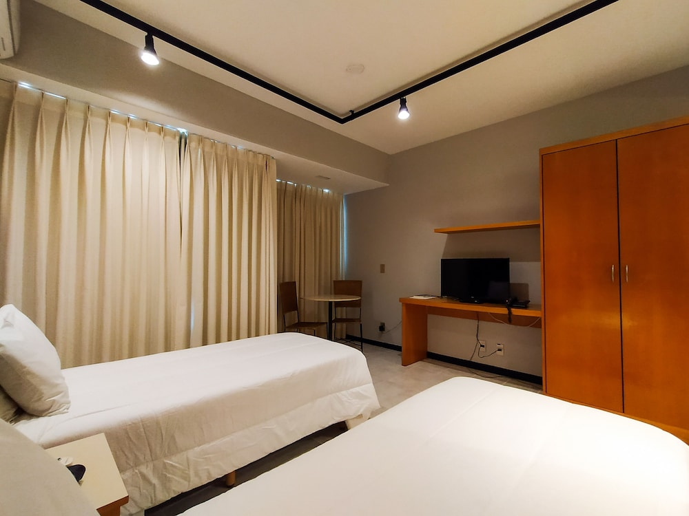 PREMIUM, DOUBLE OR TWIN BED