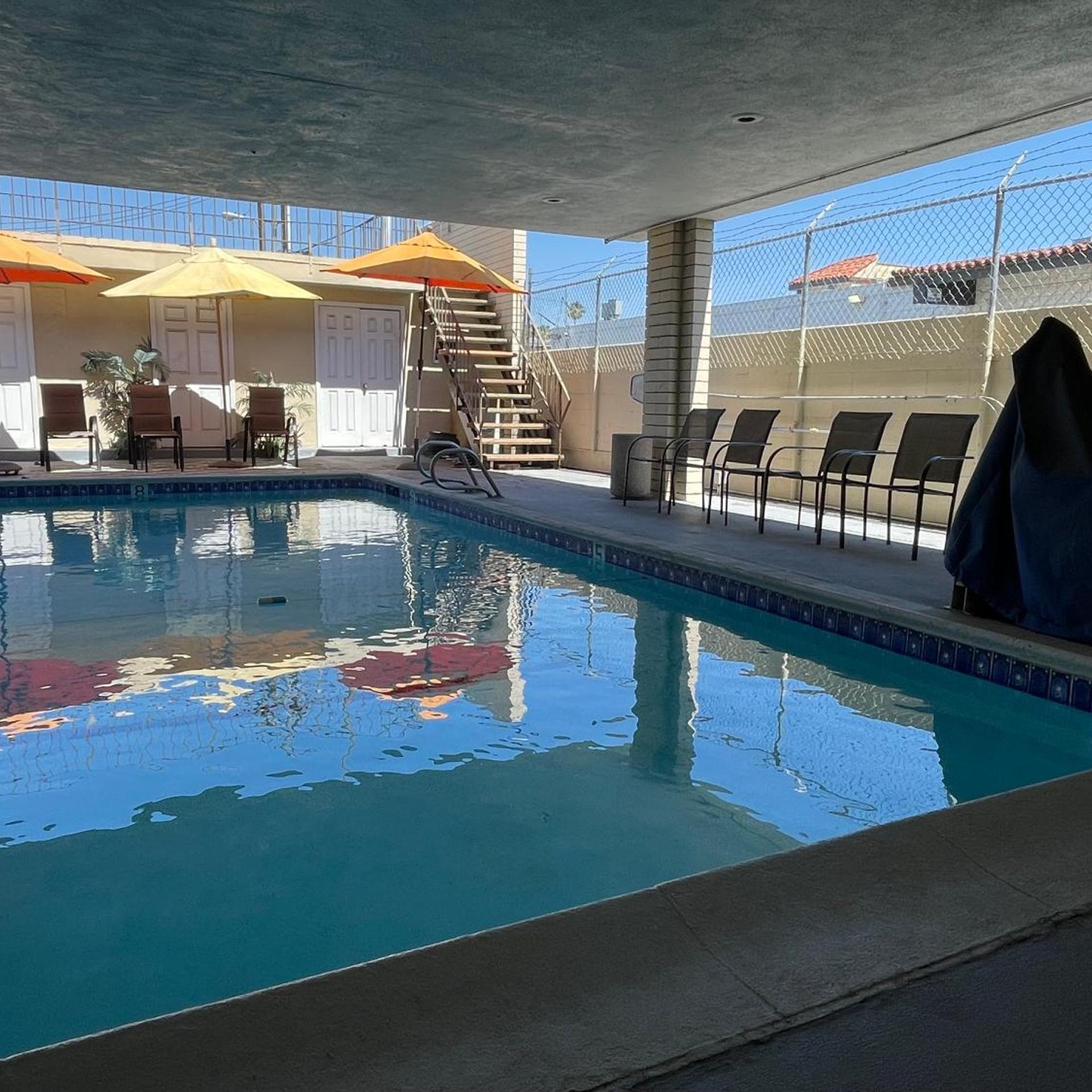 Grand Inn 23/38
